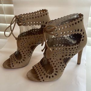 Via Spiga Beige Suede heels